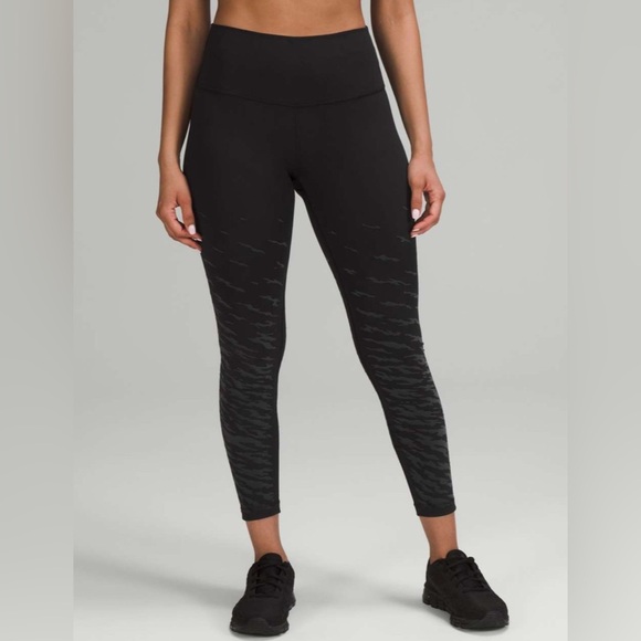 Lululemon Lunar New Year Wunder Under High-Rise Tight 25"- Black/ Size 6 - Picture 3 of 9